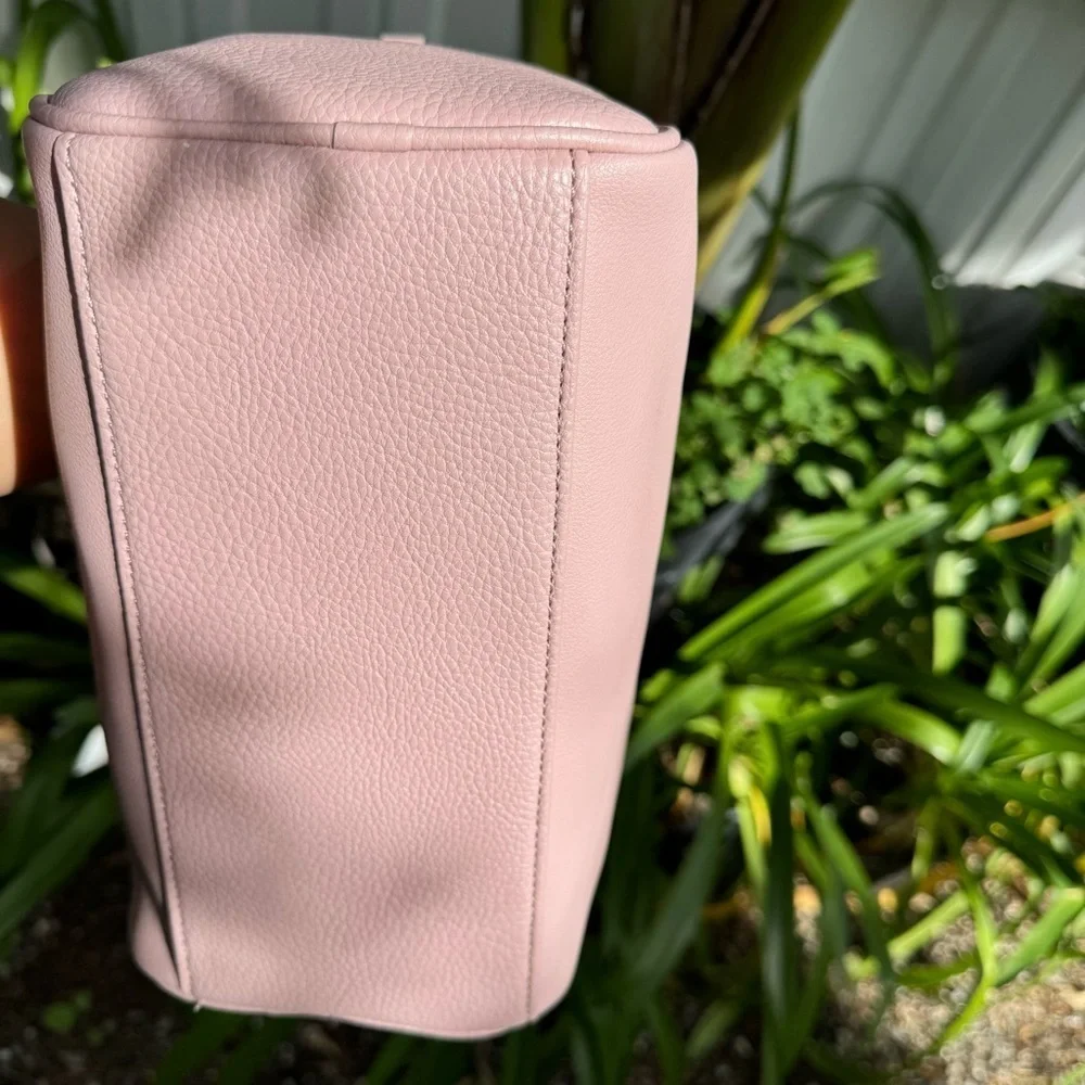 Juicy Couture Crossbody - Picture 2 of 10